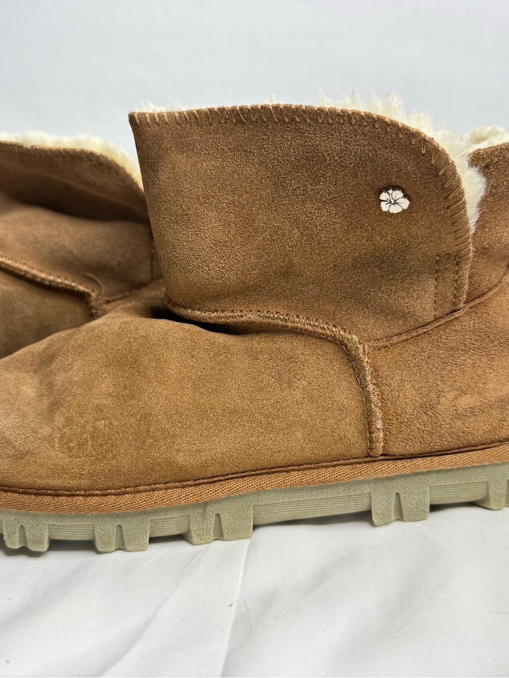 Tommy Bahama Short Boot Mini Winter Snow Shoe size 10